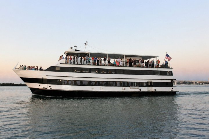 Daytime Yacht Cruise with Music & Optional Dining in St. Pete - Photo 1 of 13